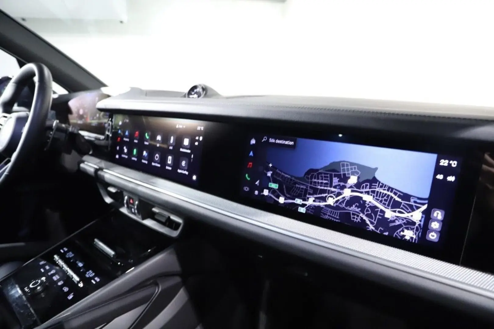 Cayenne E-Hybrid 470HP PANO 22