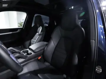 Cayenne E-Hybrid 470HP PANO 22