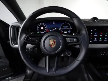 Cayenne E-Hybrid 470HP PANO 22