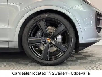 Cayenne Coupe E-Hybrid 470HP 22