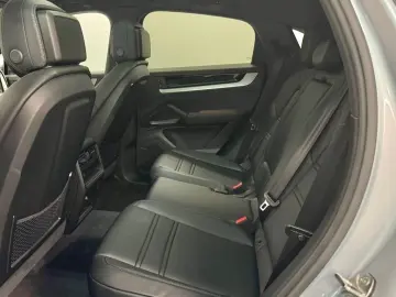 Cayenne Coupe E-Hybrid 470HP 22