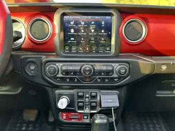 Jeep Wrangler Rubicon 2.0T AT8 /Soft+Hardtop / Ledbar