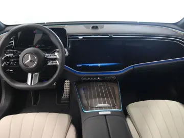 E220d AMG 197hp Premium Plus PANO HUD