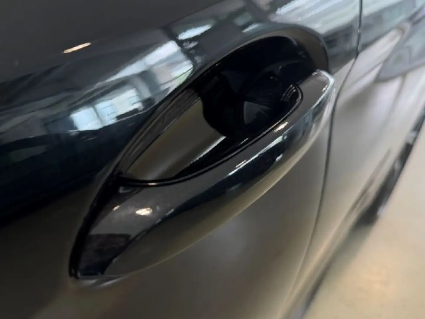 530 i xDrive Lim M Sportpaket HUD Navi Leder BMW