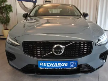 S60 T8 Ultimate Dark Recharge Plug-In Hybrid AWD