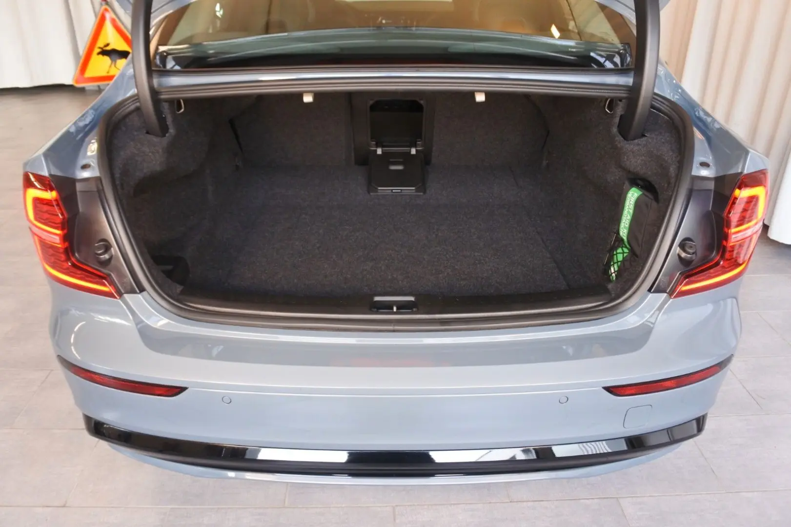 S60 T8 Ultimate Dark Recharge Plug-In Hybrid AWD