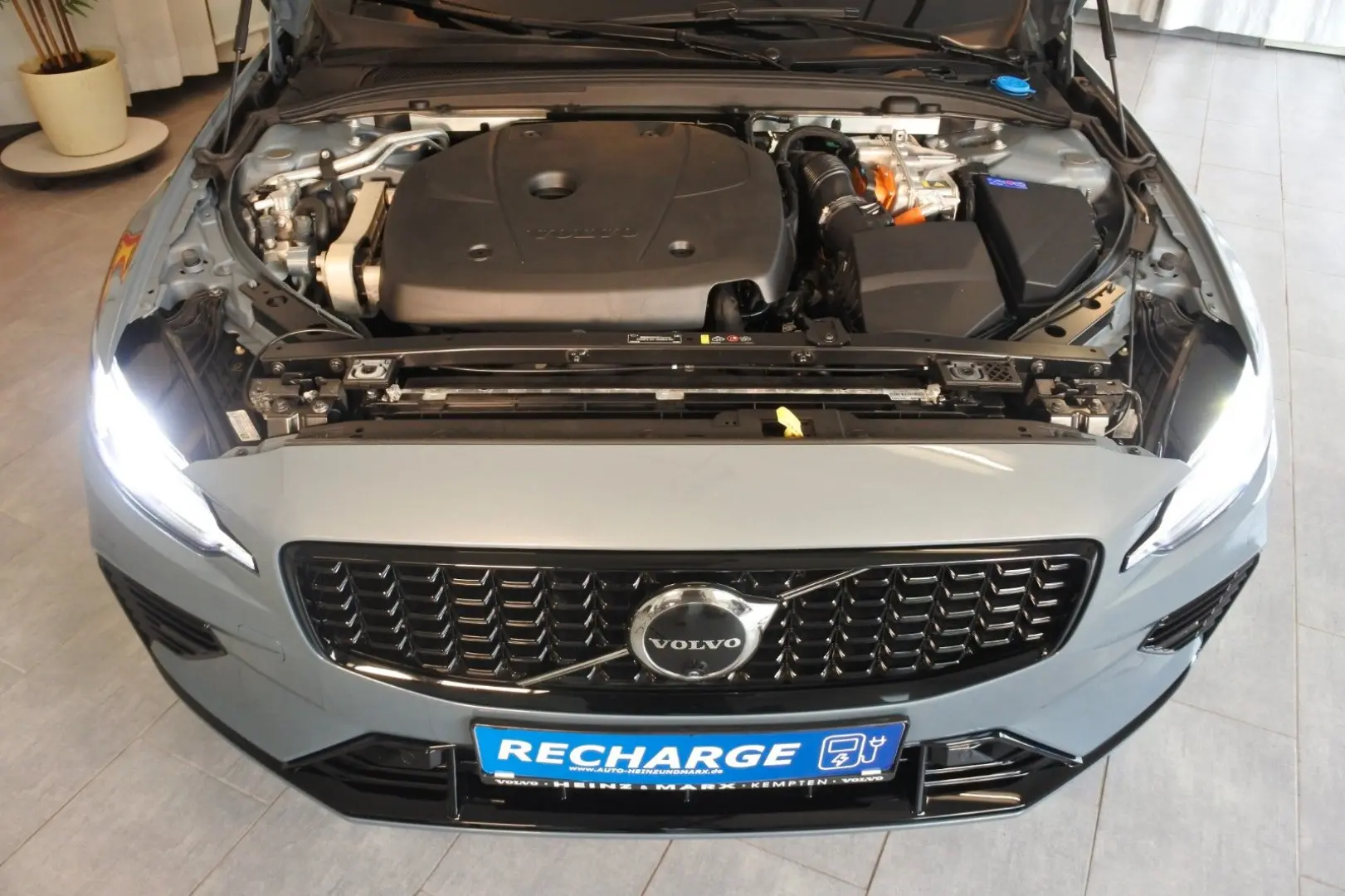 S60 T8 Ultimate Dark Recharge Plug-In Hybrid AWD