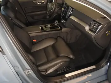 S60 T8 Ultimate Dark Recharge Plug-In Hybrid AWD