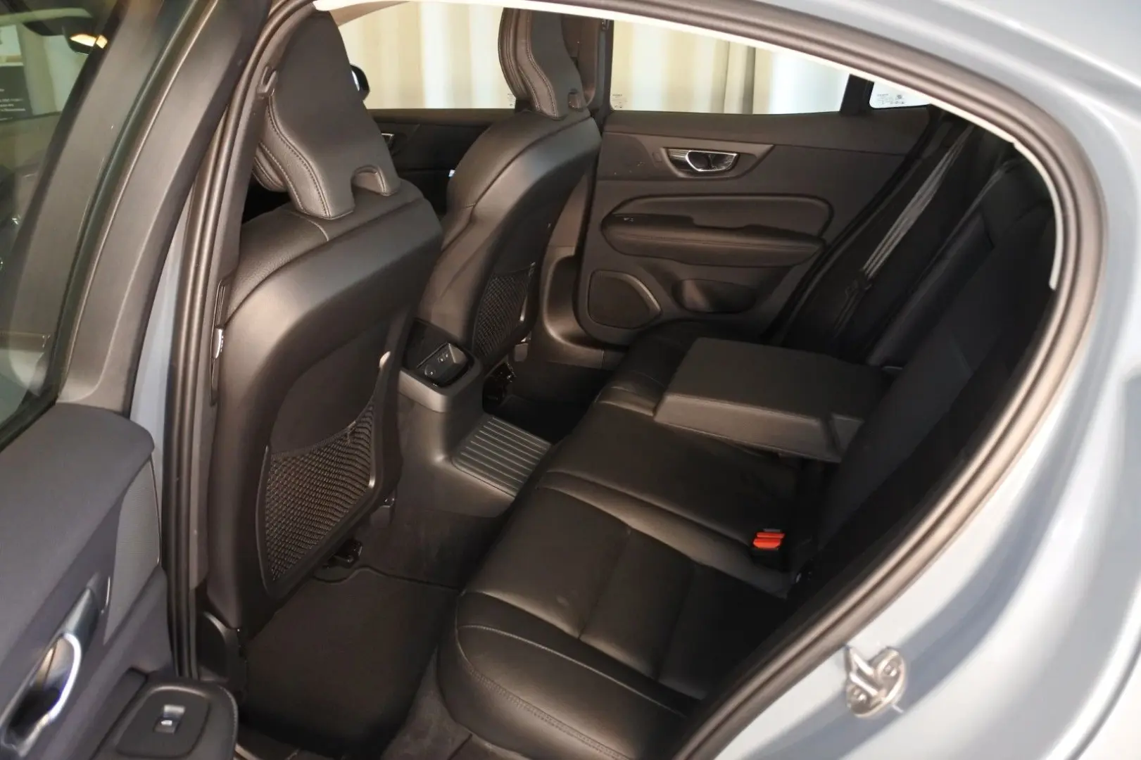 S60 T8 Ultimate Dark Recharge Plug-In Hybrid AWD