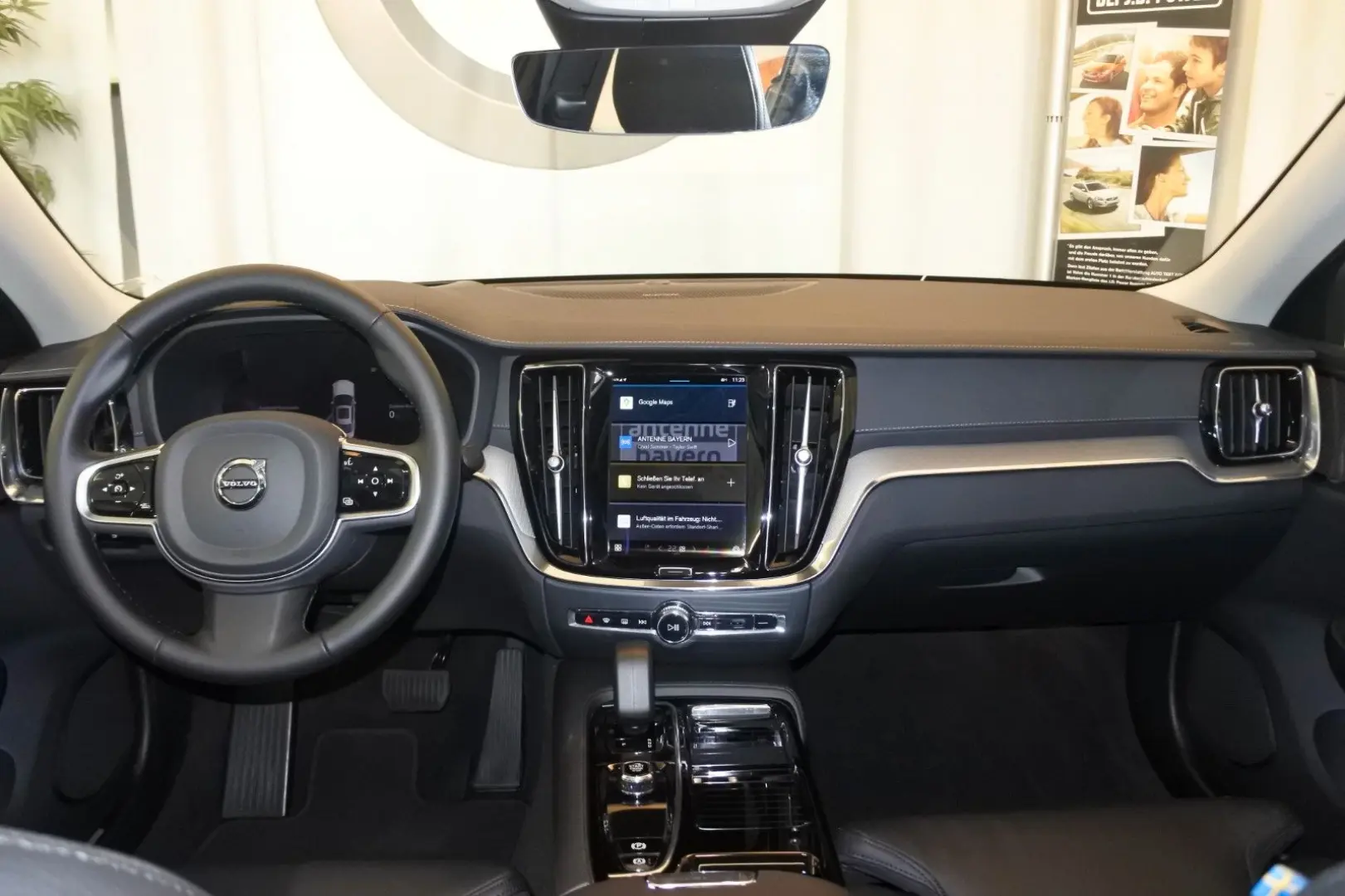 S60 T8 Ultimate Dark Recharge Plug-In Hybrid AWD