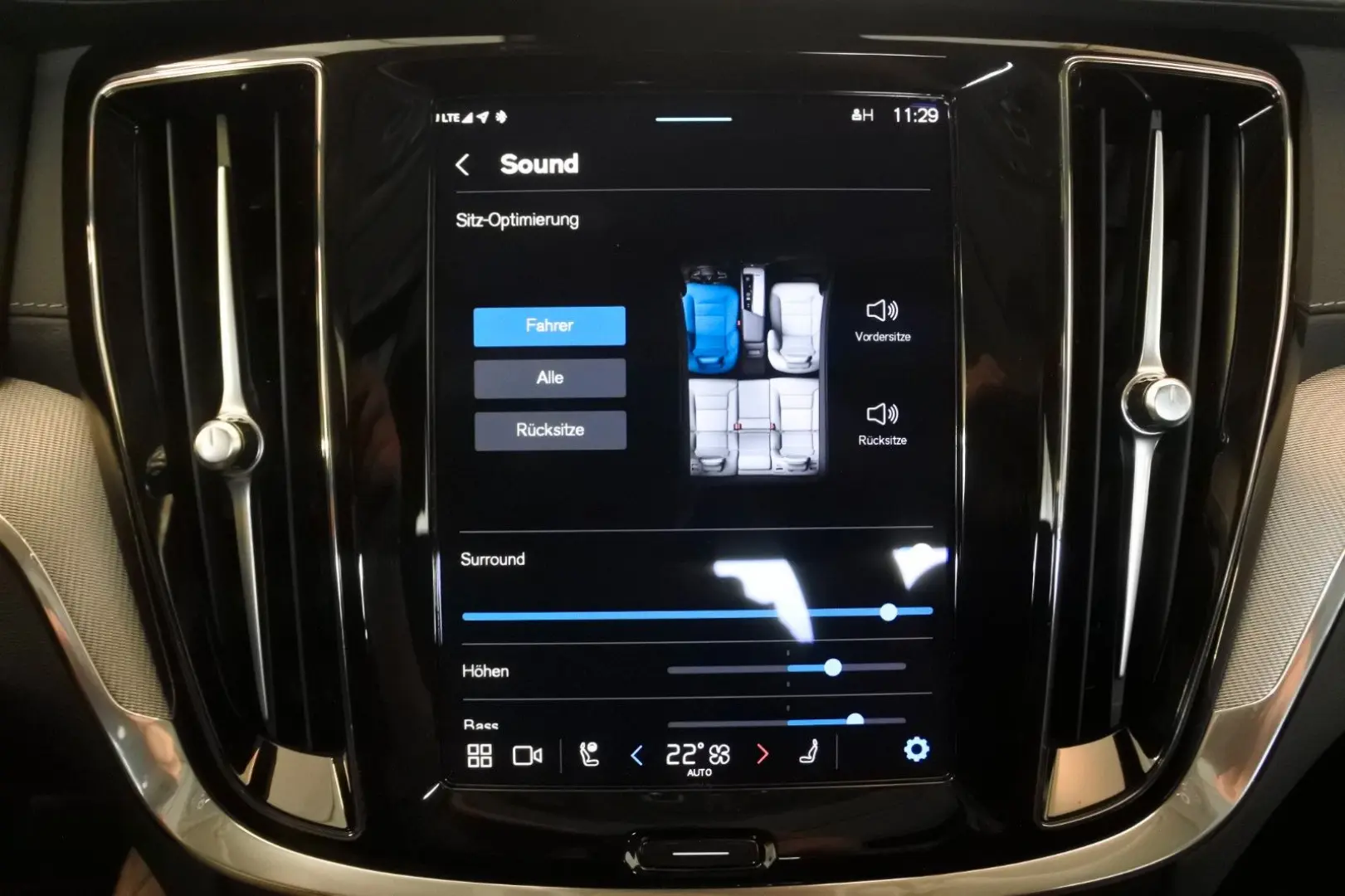 S60 T8 Ultimate Dark Recharge Plug-In Hybrid AWD