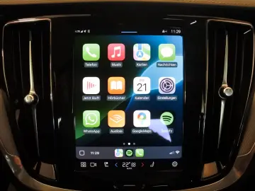 S60 T8 Ultimate Dark Recharge Plug-In Hybrid AWD