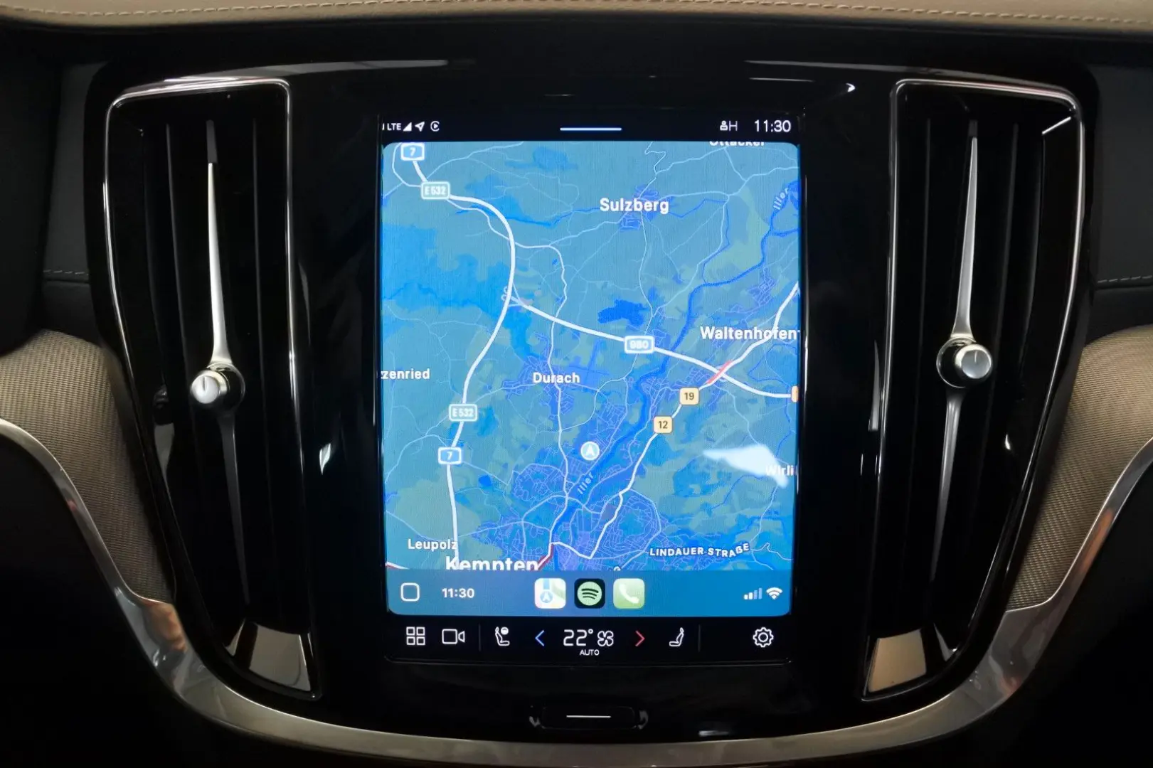 S60 T8 Ultimate Dark Recharge Plug-In Hybrid AWD