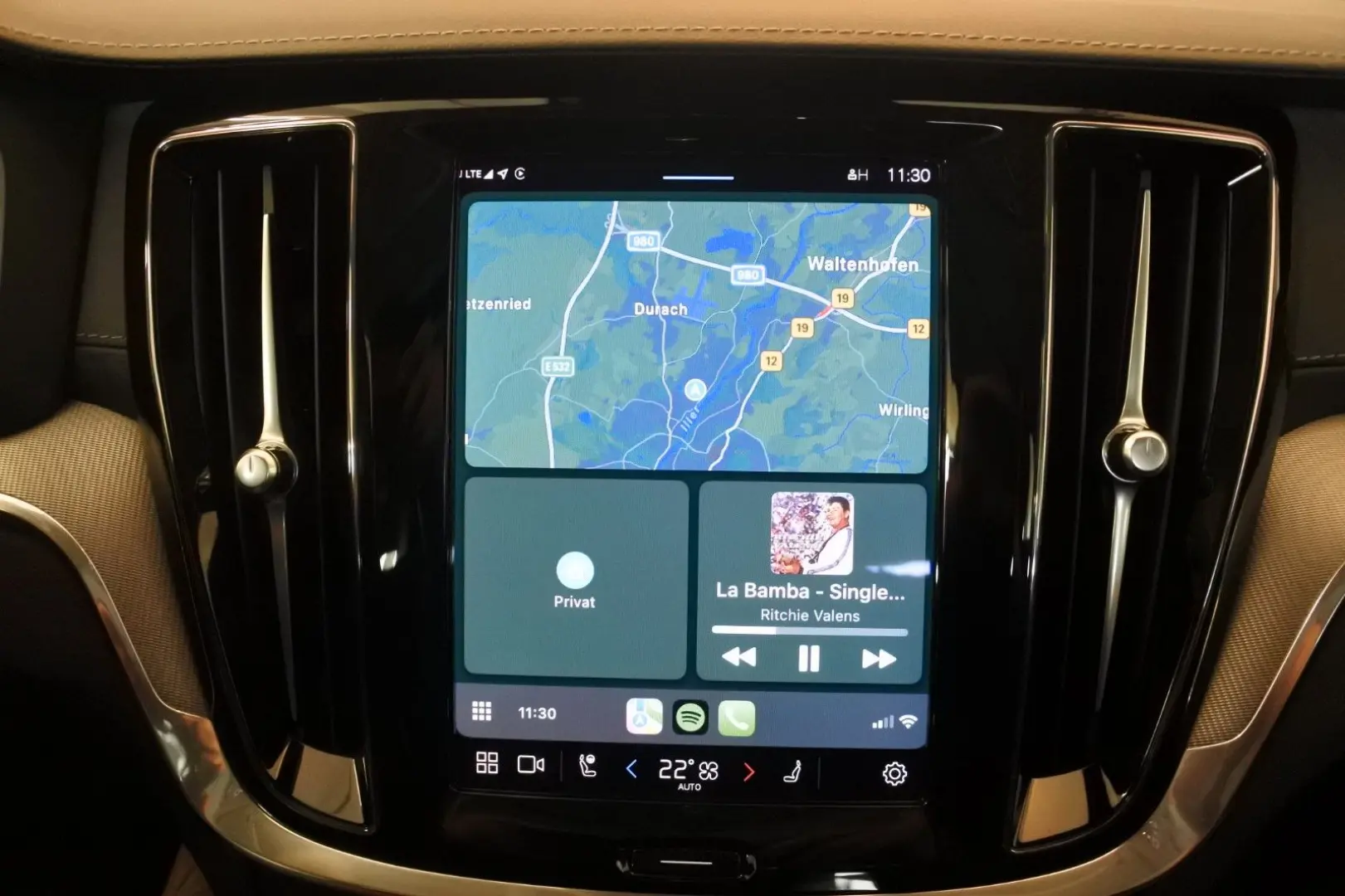 S60 T8 Ultimate Dark Recharge Plug-In Hybrid AWD