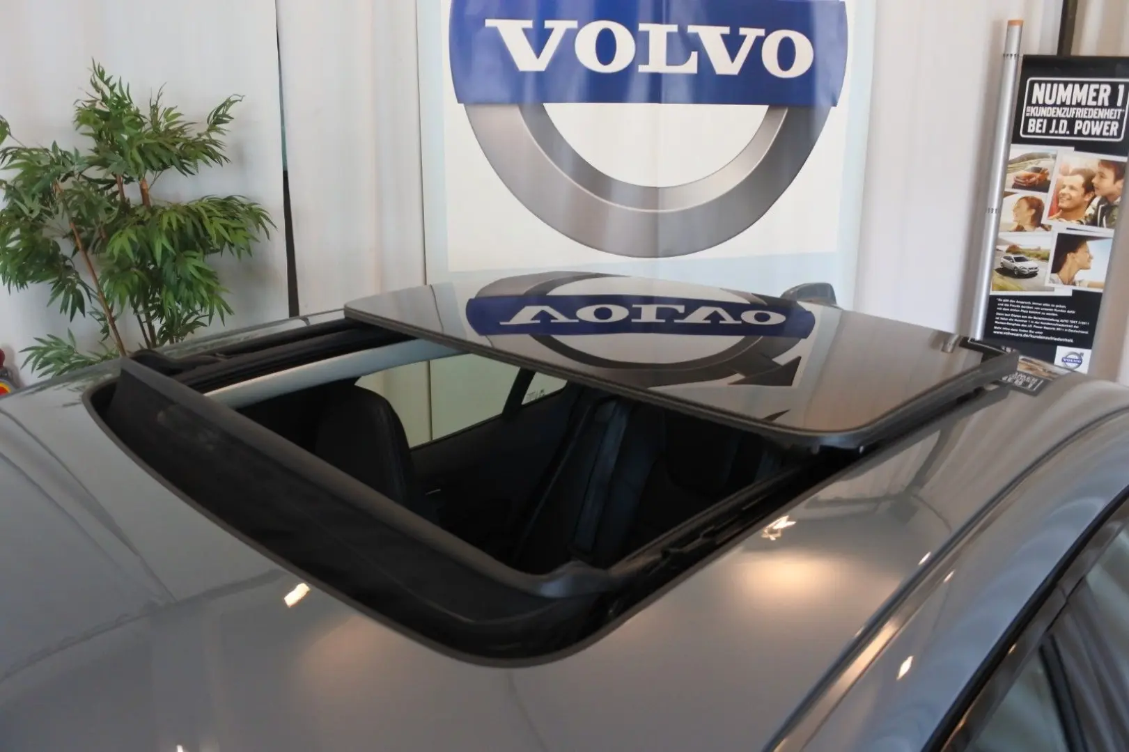 S60 T8 Ultimate Dark Recharge Plug-In Hybrid AWD