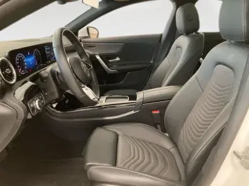 CLA 180 Progressive Line+Pano+Standhzg.+MBUX+LED