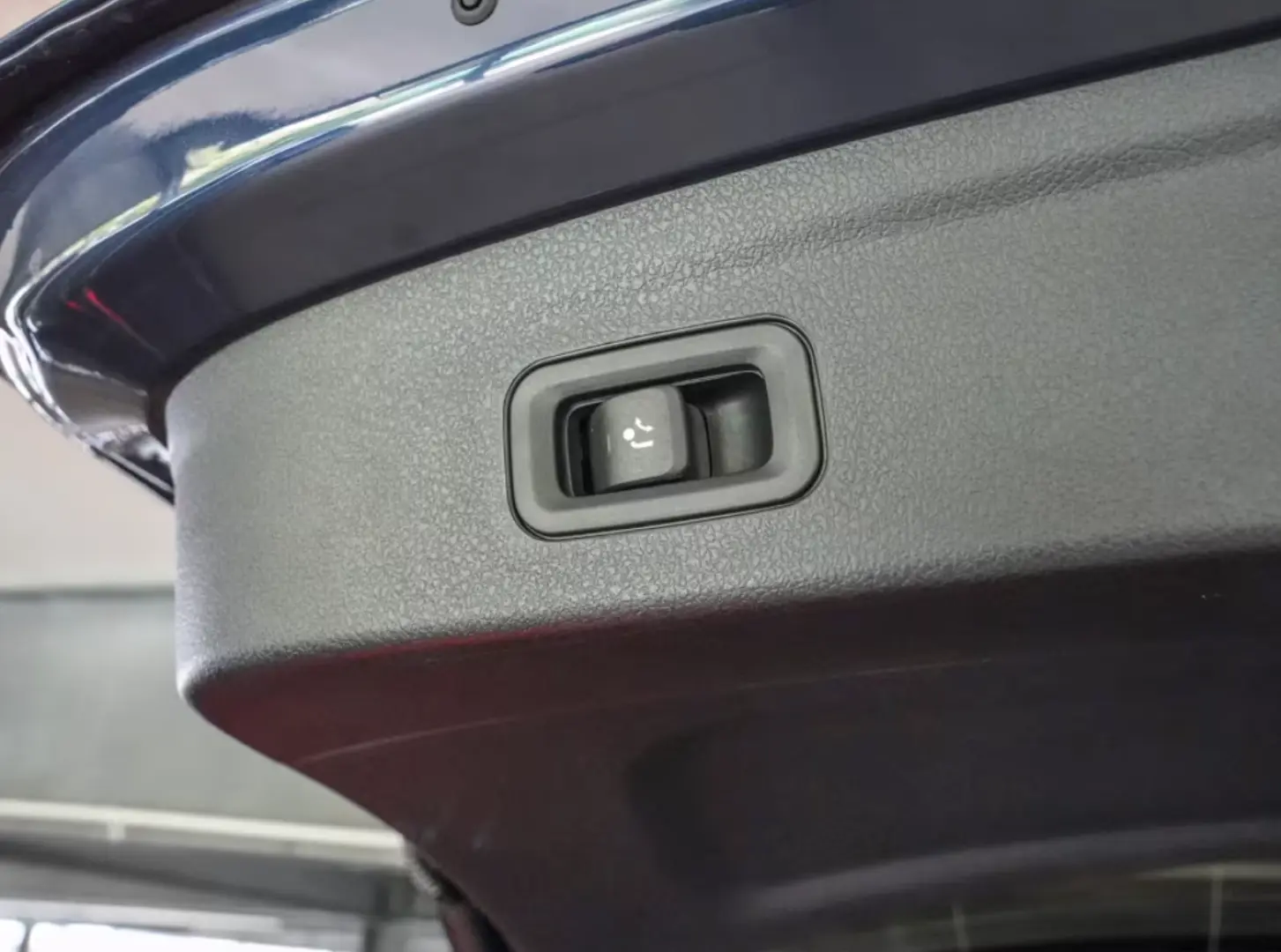 Mercedes-Benz GLE 450 AMG-DISTRONIC-AHK-PANO