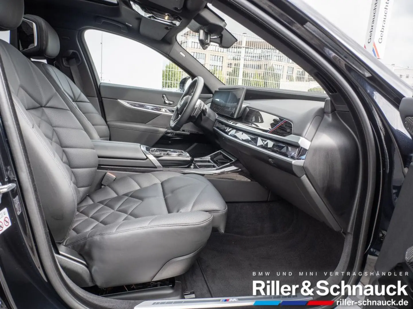 740d xDrive M-Sport AHK+PANO-SKY+STANDHZG