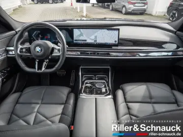 740d xDrive M-Sport AHK+PANO-SKY+STANDHZG