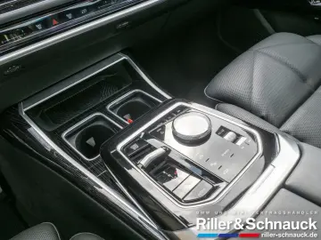 740d xDrive M-Sport AHK+PANO-SKY+STANDHZG