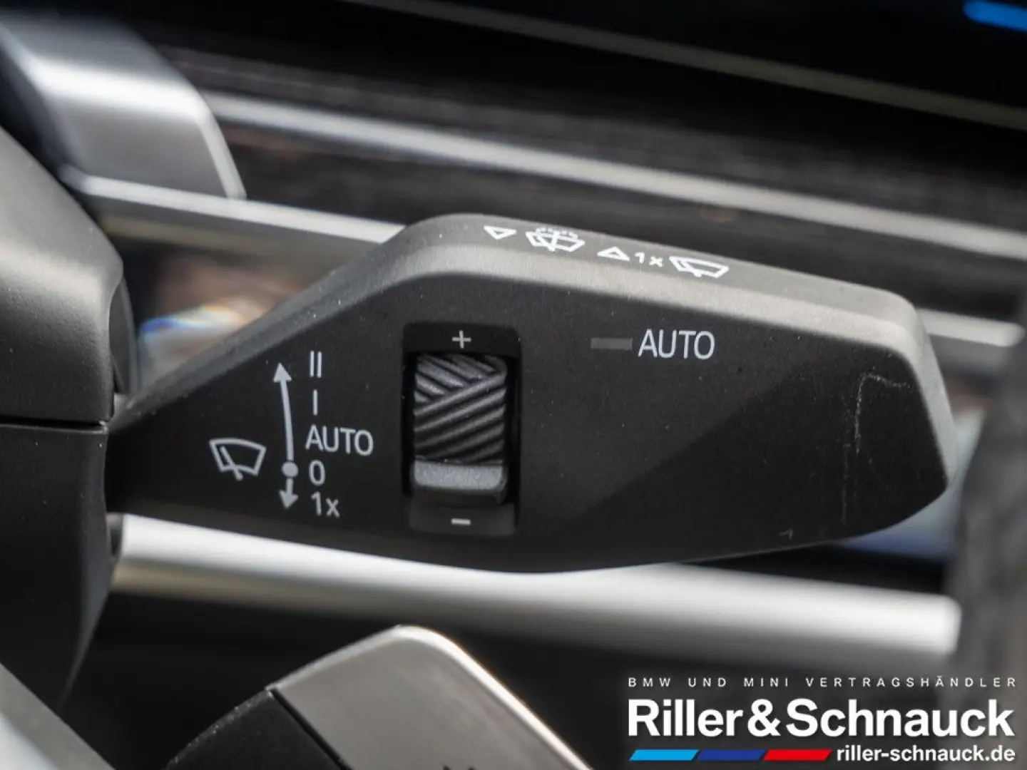 740d xDrive M-Sport AHK+PANO-SKY+STANDHZG
