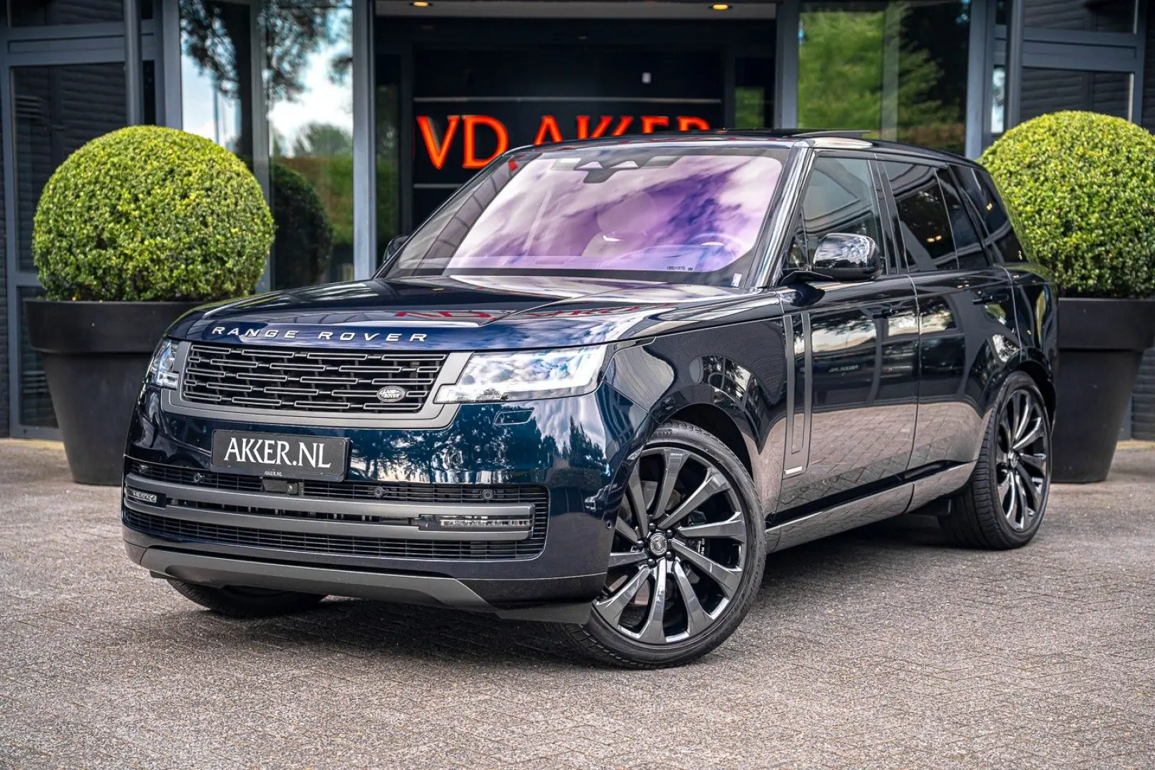 P530 V8 Autobiography (SV Ultra Metallic Paint)