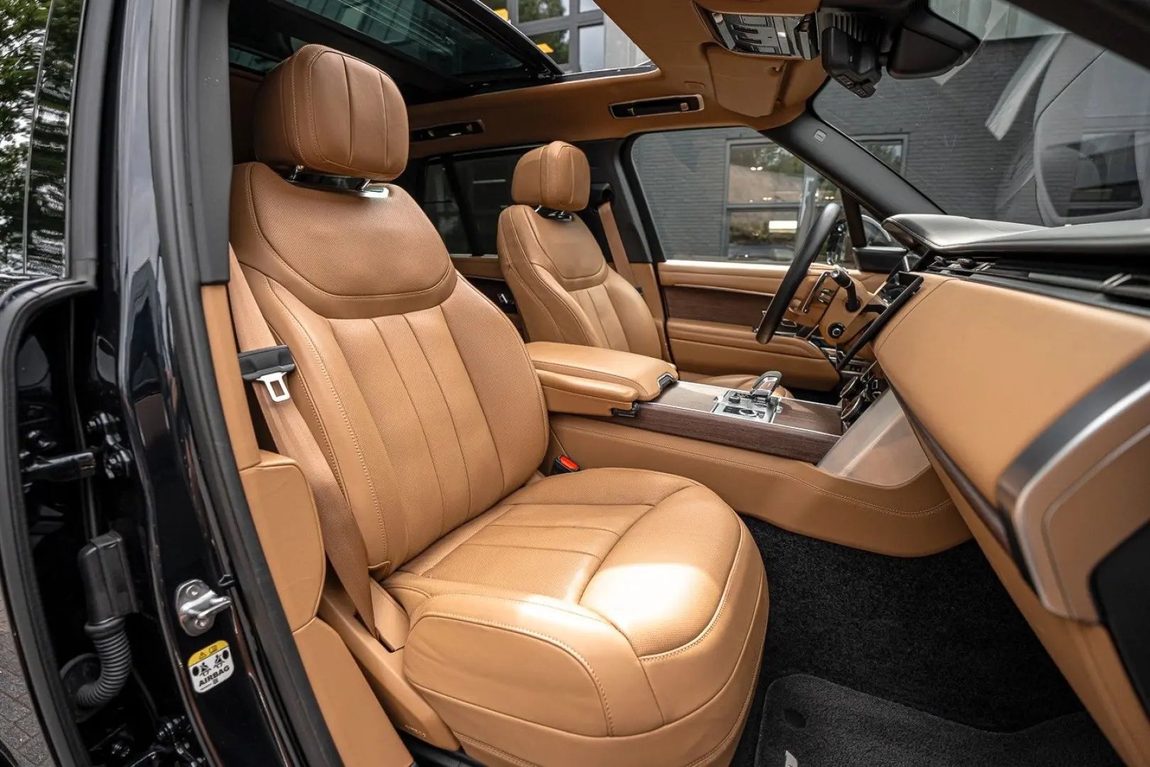 P530 V8 Autobiography (SV Ultra Metallic Paint)
