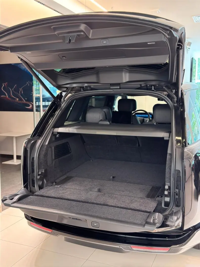 Range Rover 4.4 P615 LWB SV *Miete*Mietkauf*