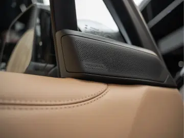 Range Rover P615 LWB SV Captain Seats Entertainm