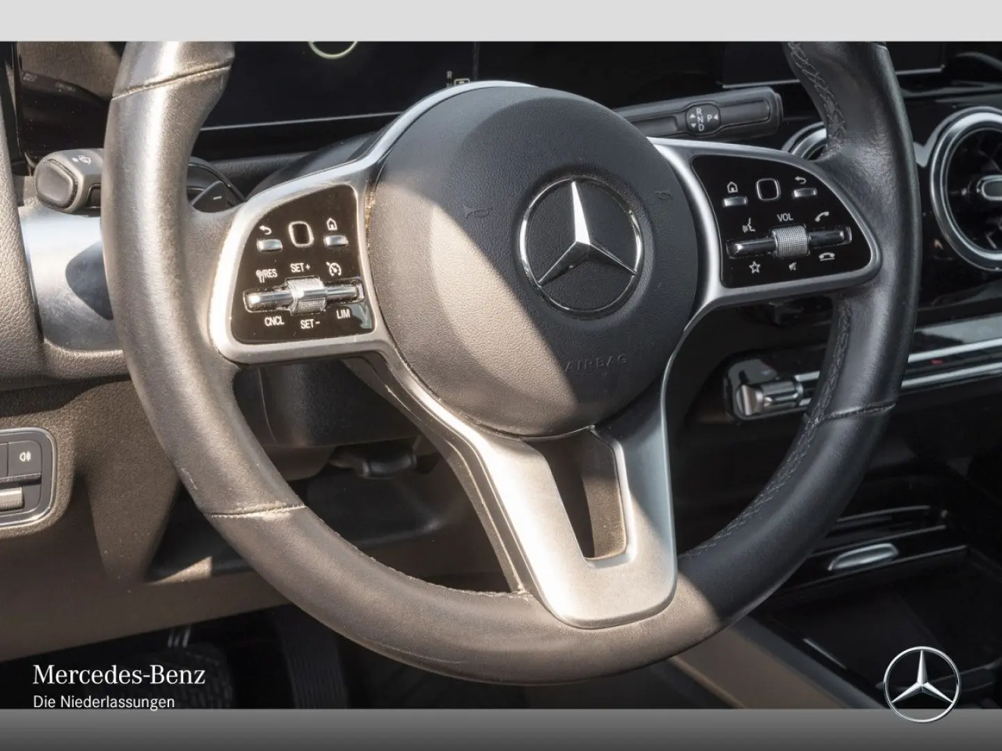 MERCEDES BENZ GLB220 d Progr/LED/Kamera/LEASING