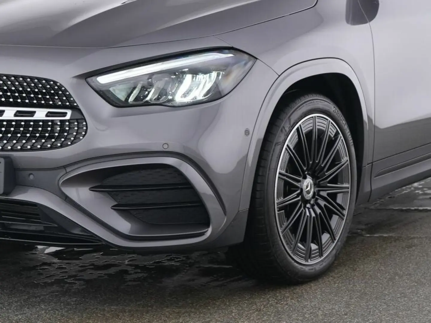 MERCEDES BENZ GLA250 4M AMG+Advanced+Night+20