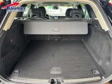 VOLVO XC60 B4 AWD Mild-Hybrid Plus Dark +LEASING