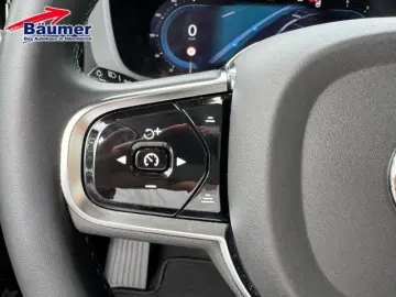 VOLVO XC60 B4 AWD Mild-Hybrid Plus Dark +LEASING