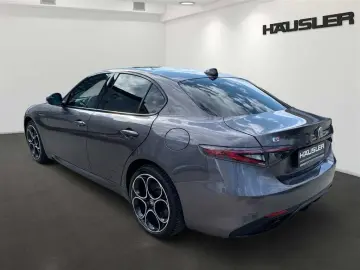 ALFA ROMEO Giulia 2.0 T Q4 AT8 Veloce LED Kamera ACC LEASING