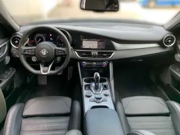ALFA ROMEO Giulia 2.0 T Q4 AT8 Veloce LED Kamera ACC LEASING