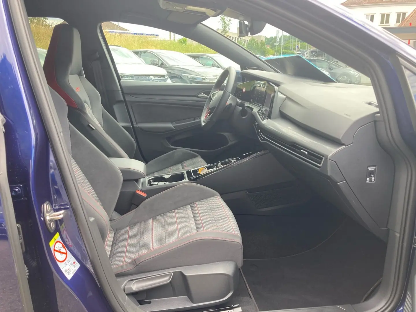 VOLKSWAGEN Golf VIII GTI DSG DCC ACC HUD LEASING