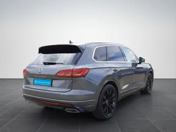 VOLKSWAGEN Touareg 3.0TDI R-Line Matrix/HUD/Pano/LEASING