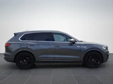 VOLKSWAGEN Touareg 3.0TDI R-Line Matrix/HUD/Pano/LEASING