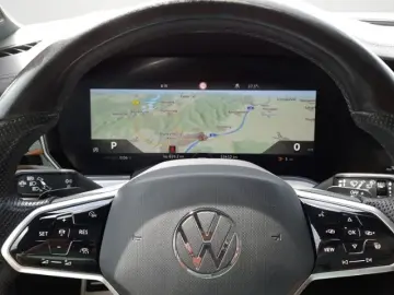 VOLKSWAGEN Touareg 3.0TDI R-Line Matrix/HUD/Pano/LEASING