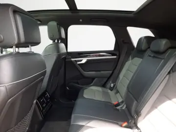 VOLKSWAGEN Touareg 3.0TDI R-Line Matrix/HUD/Pano/LEASING