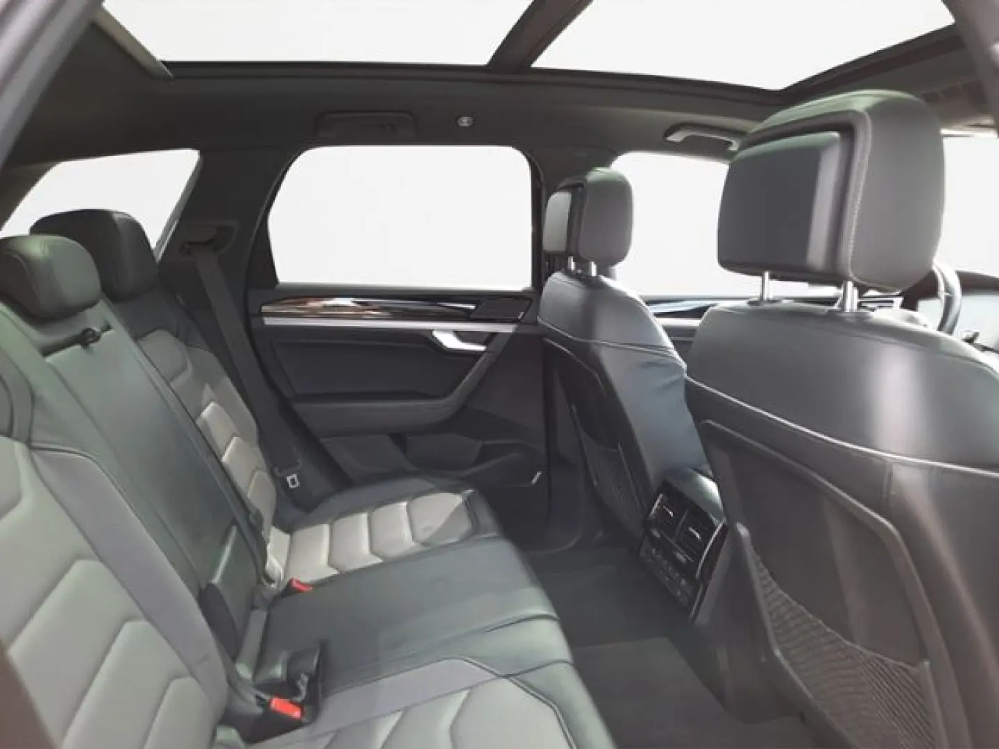 VOLKSWAGEN Touareg 3.0TDI R-Line Matrix/HUD/Pano/LEASING