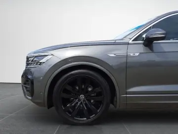VOLKSWAGEN Touareg 3.0TDI R-Line Matrix/HUD/Pano/LEASING