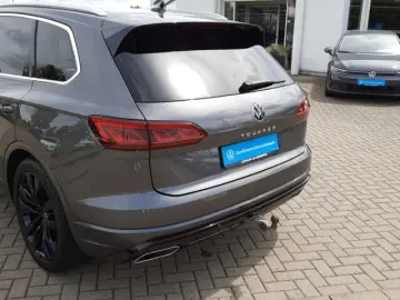 VOLKSWAGEN Touareg 3.0TDI R-Line Matrix/HUD/Pano/LEASING