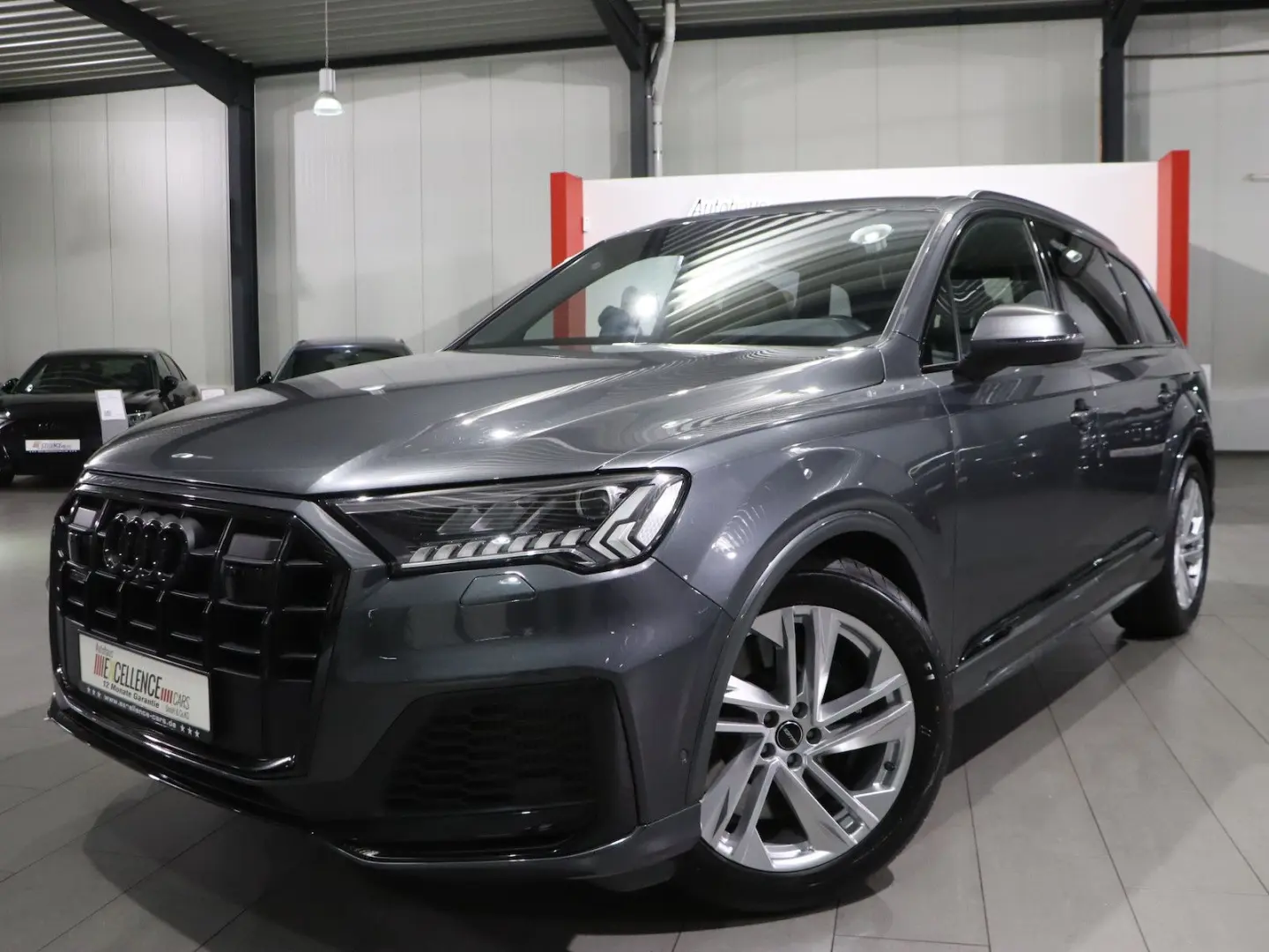 AUDI SQ7 4.0 TFSI Q BLACK / MATRIX-LED / LEASING