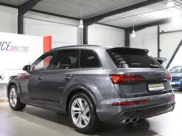 AUDI SQ7 4.0 TFSI Q BLACK / MATRIX-LED / LEASING