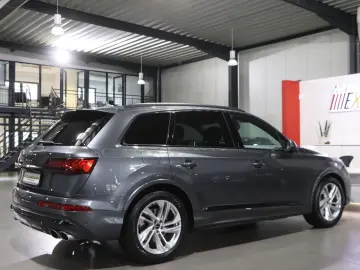 AUDI SQ7 4.0 TFSI Q BLACK / MATRIX-LED / LEASING