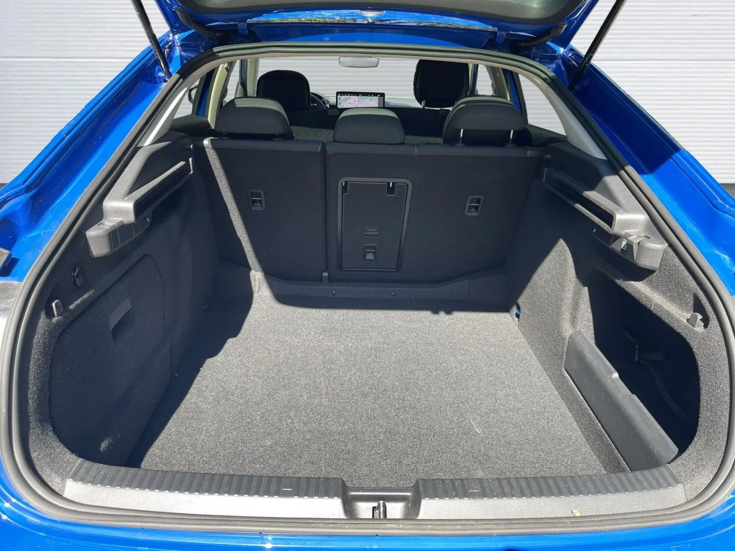 Superb 2.0 TDI Selection DSG Navi+Lenk/SHZ+R-Kam