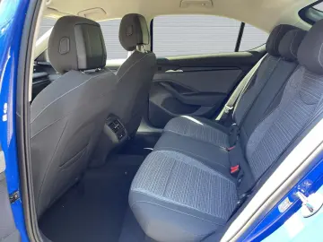 Superb 2.0 TDI Selection DSG Navi+Lenk/SHZ+R-Kam