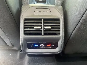 Superb 2.0 TDI Selection DSG Navi+Lenk/SHZ+R-Kam