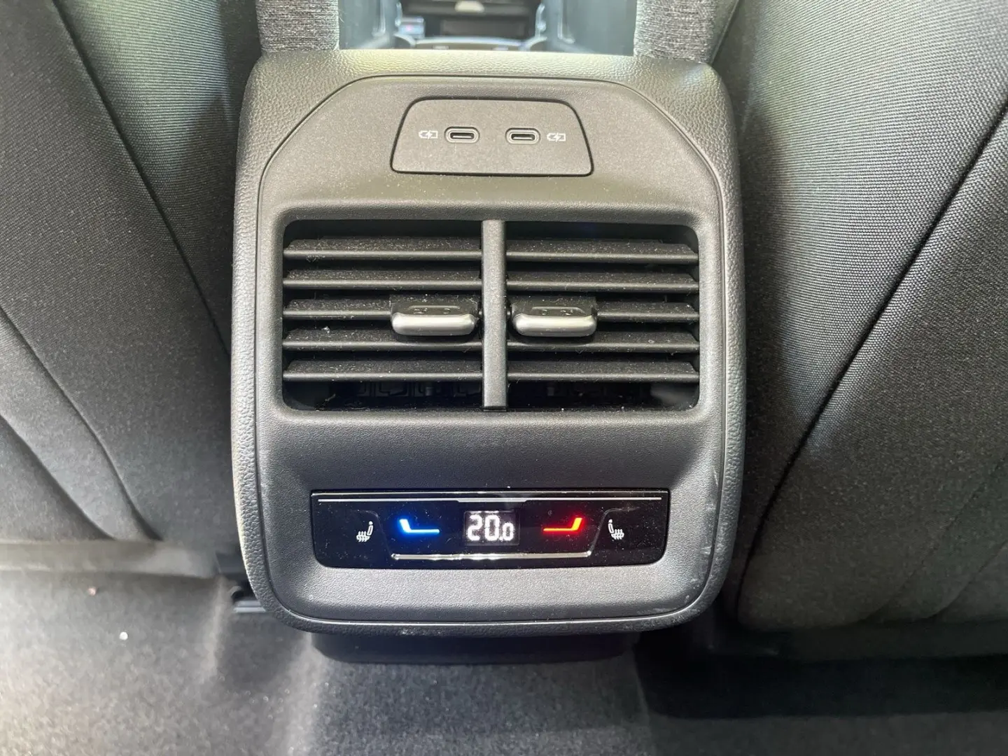 Superb 2.0 TDI Selection DSG Navi+Lenk/SHZ+R-Kam